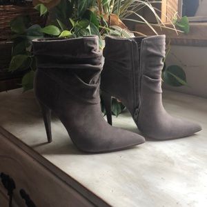 Women’s ankle boot.